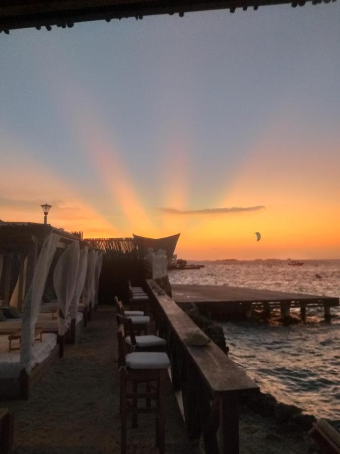 Hotel Sunsets Del Rosario Isla Grande  Exteriör bild